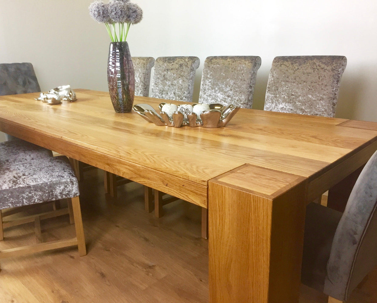 The Quercus Oak Classic Through-Leg Table
