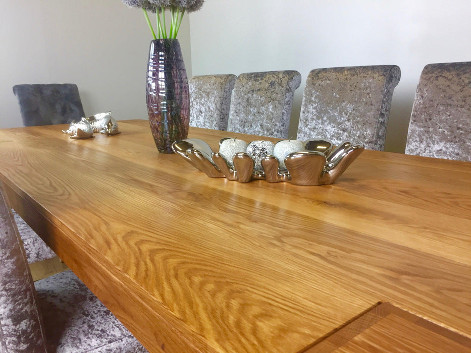 The Quercus Oak Classic Through-Leg Table
