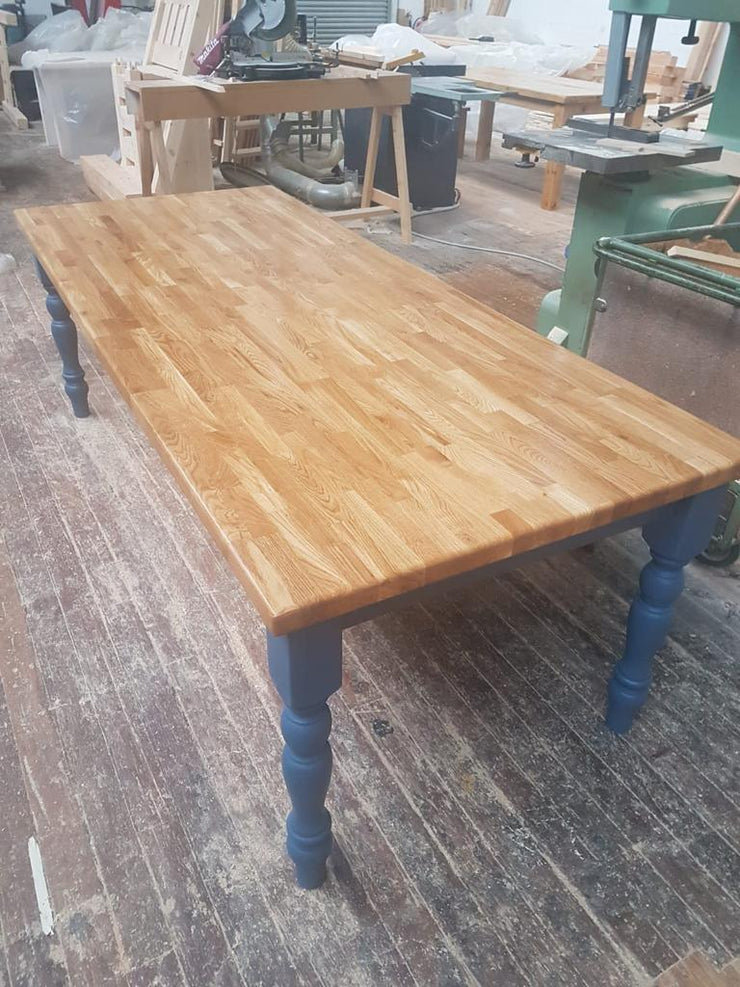 The Merlin Oak Dining Table - Kubek Furniture