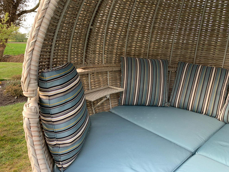 Fiji Apple Day Bed - Kubek Furniture