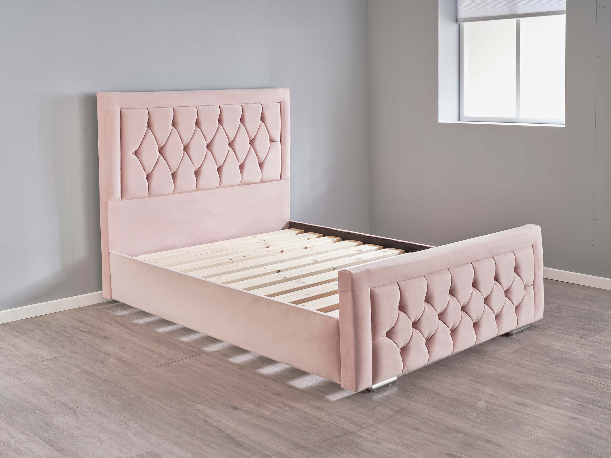 Regal deals wooden bed