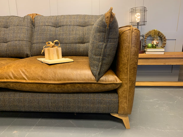 Regal 3-Seater Sofa in Uist Night and Brown Cerrato
