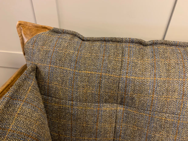 Regal 3-Seater Sofa in Uist Night and Brown Cerrato